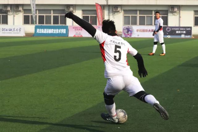 惨败！中国男篮半场落后日本19分 连遭11-0攻势